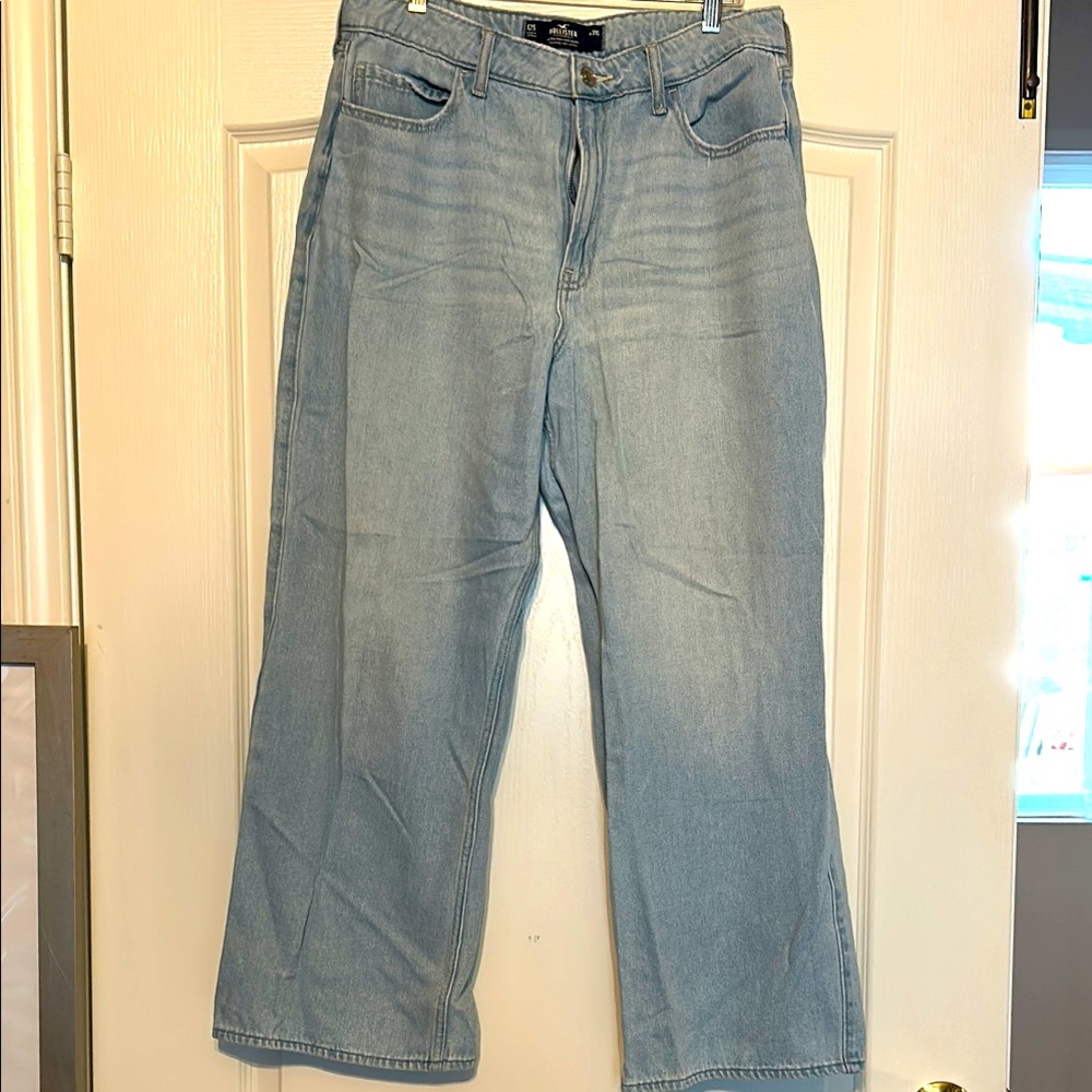 Hollister Blue Relaxed Jeans Classic Denim Style